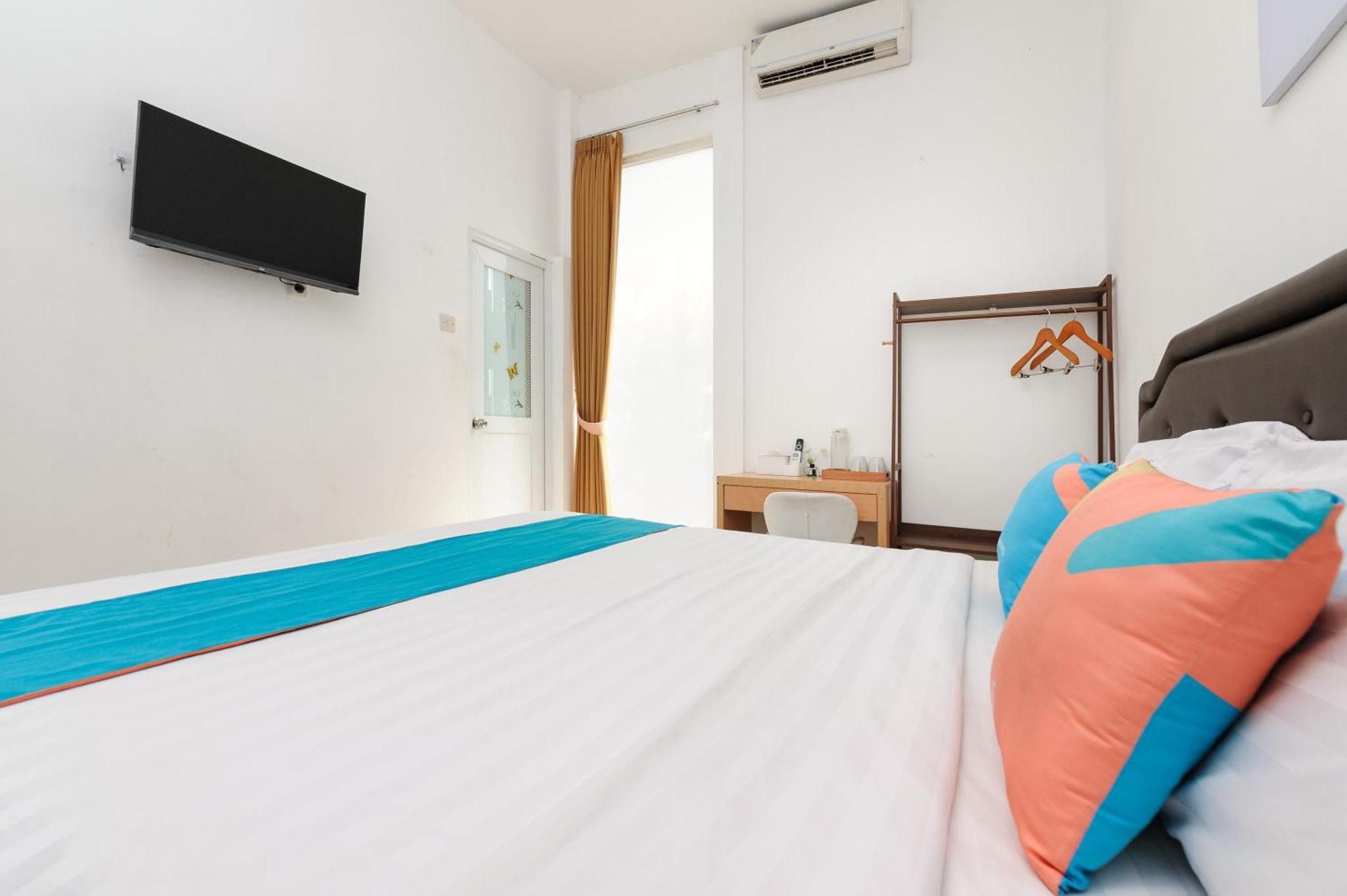 Sans Hotel La Vida Malang Ngadipuro Esterno foto