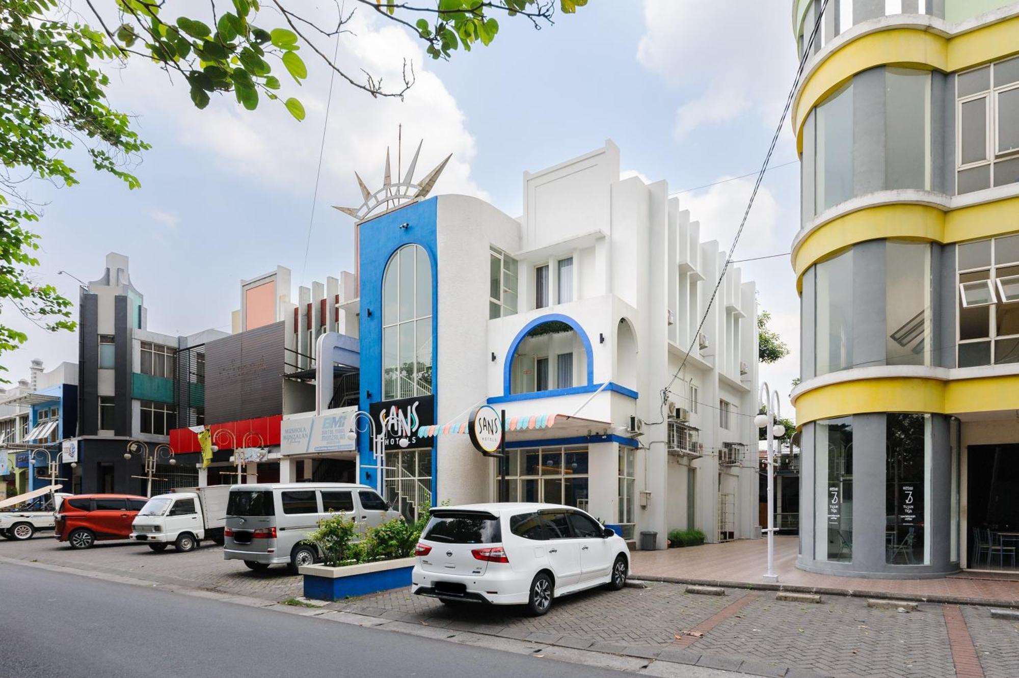 Sans Hotel La Vida Malang Ngadipuro Esterno foto